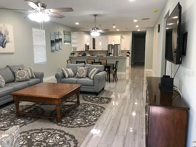 3 bed, 2.0 bath, 1920 sqft, $2,900 — Photo 4