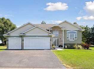 862 Mallard St NE, Hanover, MN 55341