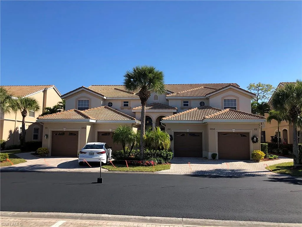 3 bed, 2.0 bath, 1727 sqft, $4,500 — Photo 2