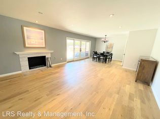 14211 Hatteras St, Van Nuys, CA 91401