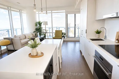 1 Bloor St E #5201 Photo 1