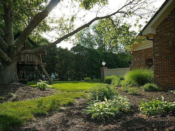 3rd image of 515 Green Meadow Dr