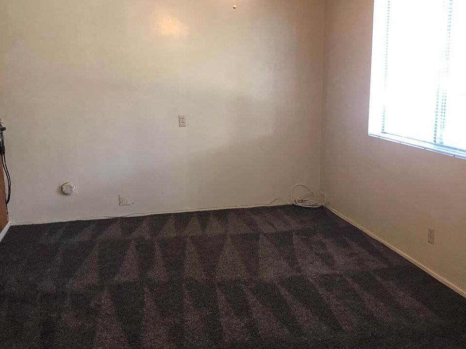 2nd image of 226 Garnet Way APT A