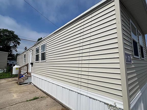 2nd image of 21 Cedarwood Ave