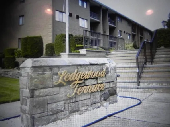 460 Liberty St APT 312, Little Ferry, NJ 07643