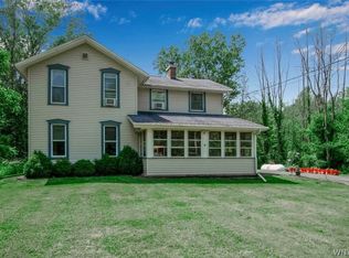 2922 Carmen Rd, Middleport, NY 14105