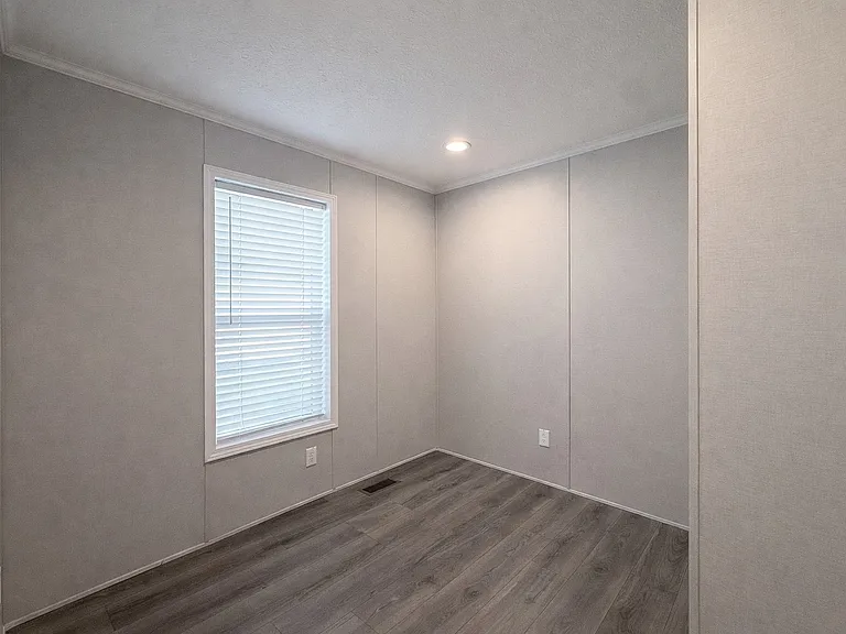 29800 Guilford Cir #240 — Photo 18