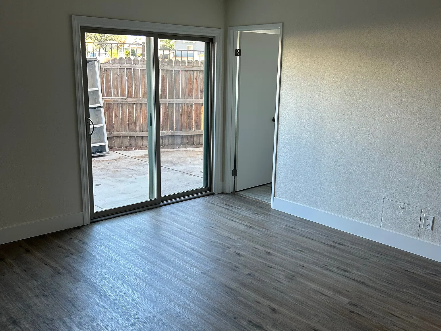 101 W Olive Ave — Photo 2