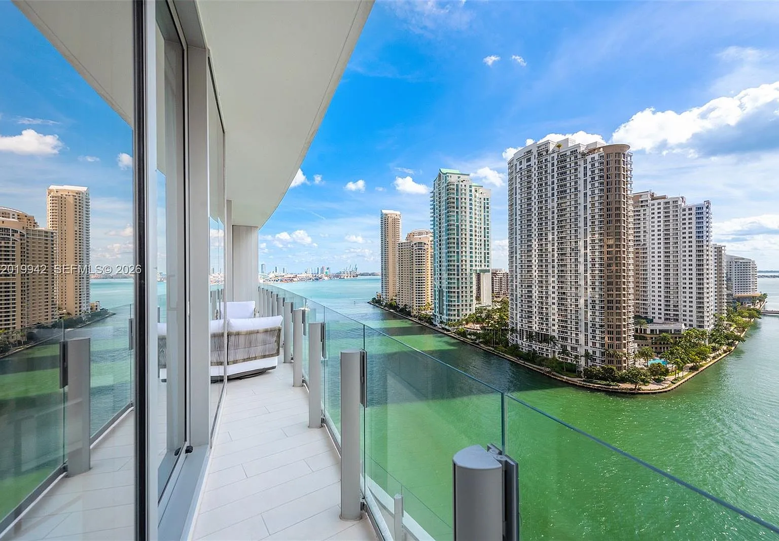 Aston Martin Residences — Photo 3