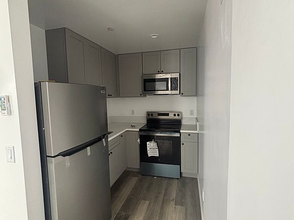 5th image of 3006 S Palm Grove Ave #3