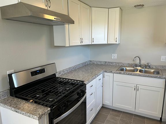 5th image of 5912 NE 50th St