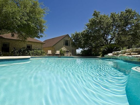 Backyard PAradise with pool, spa and total privacy