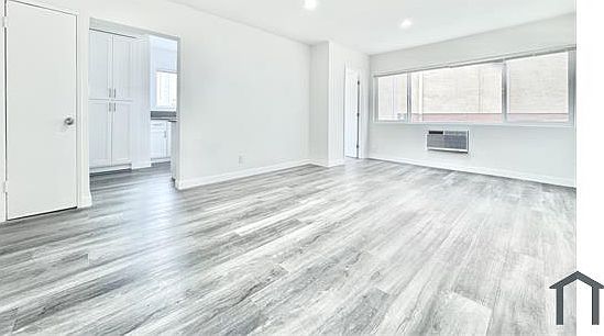 4th image of 956 Elden Ave APT 2