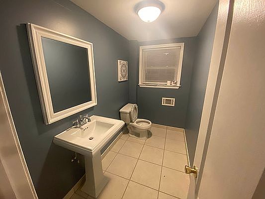 3rd image of 36 Evelyn Pl #1