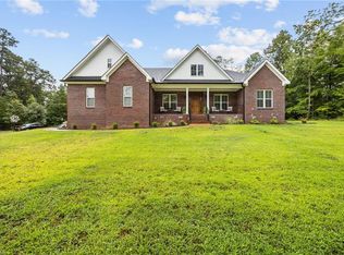 3601 Raccoon Run Dr, Burlington, NC 27215