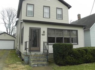 704 S 7th St, Pekin, IL
