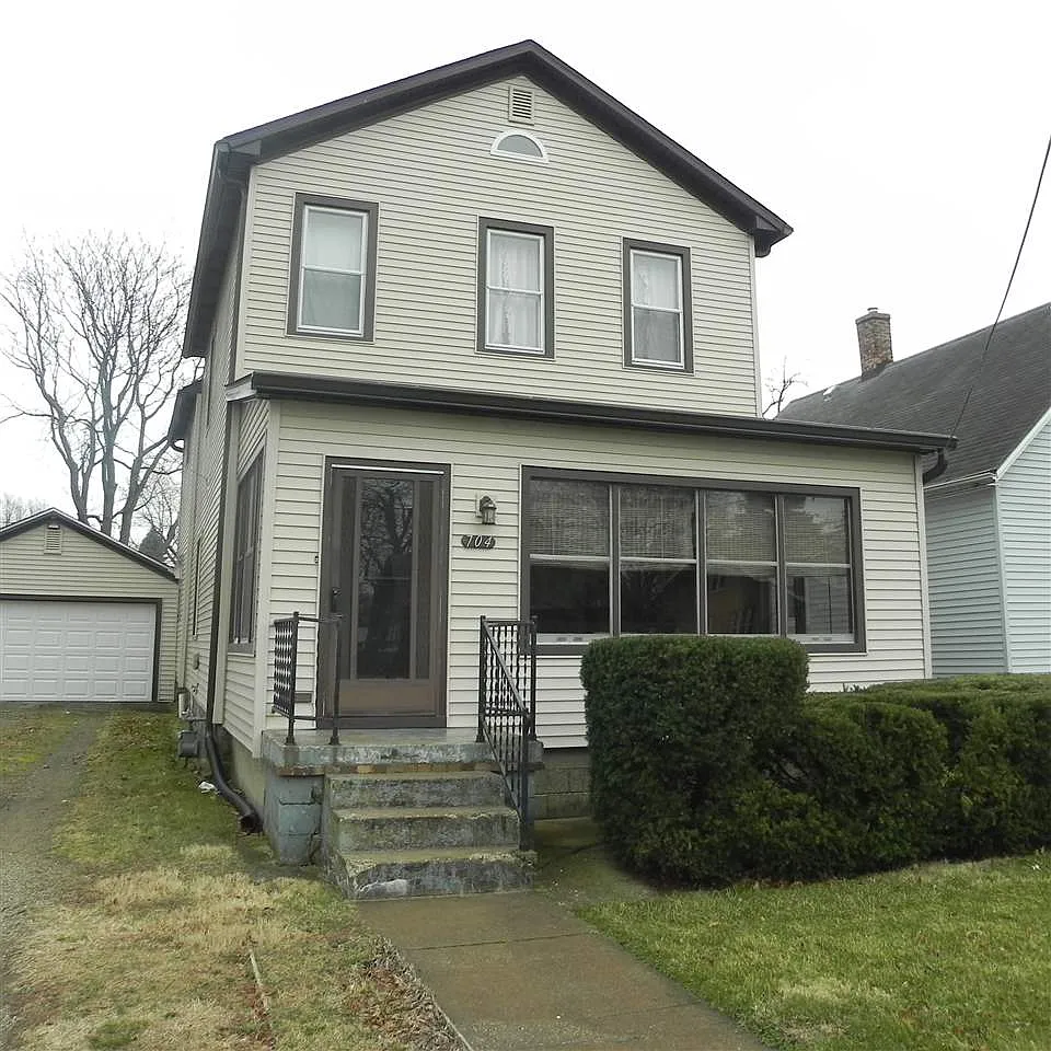 704 S 7th St photo 1