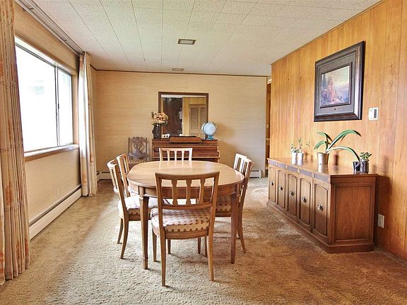 3rd image of 2214 Holliday Dr