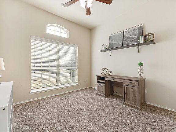 3rd image of 10132 Horseshoe Ln