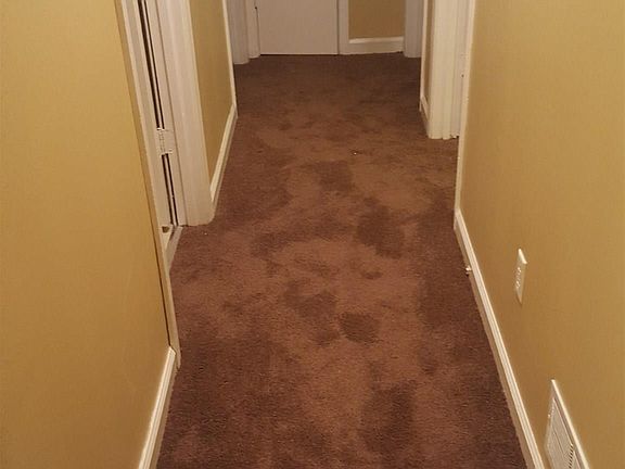 4th image of 811 Robin Dr SE