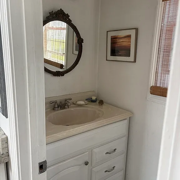 8 Cove Rd — Photo 3