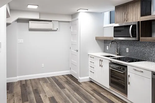 534 Lisgar St #7 Photo 1