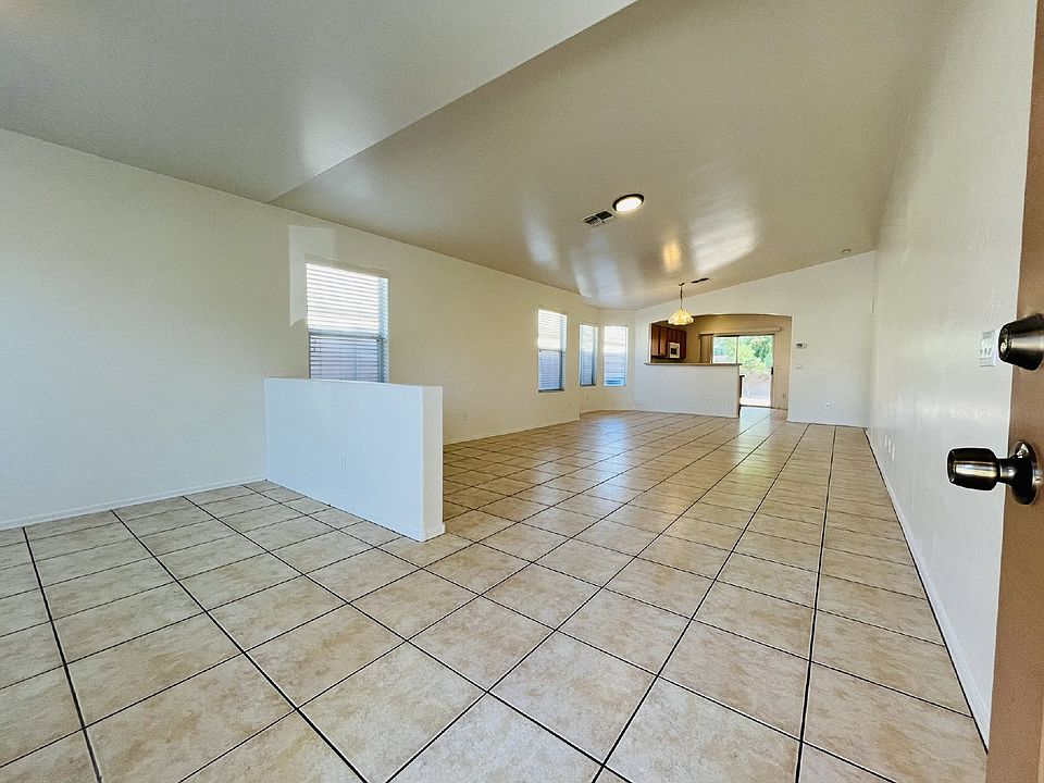 1st image of 3309 S 95th Dr