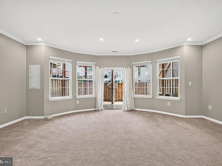 6805 Oregano Ln — Photo 9