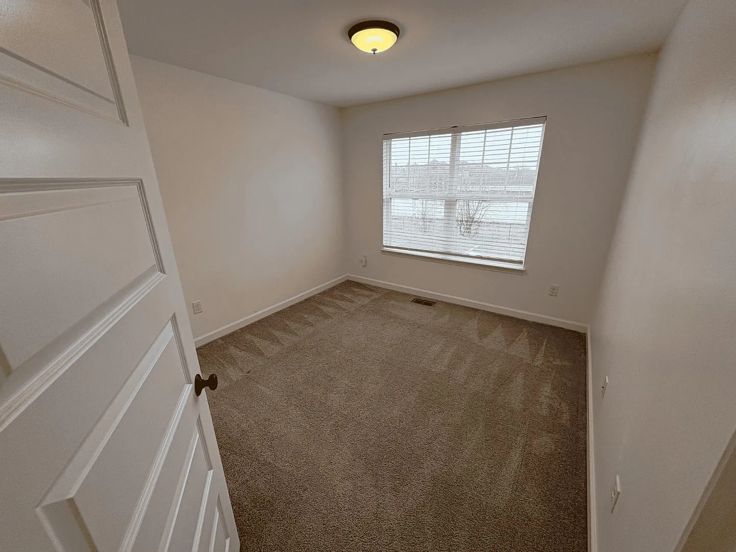 2812 Church St - Rm3 — Photo 2