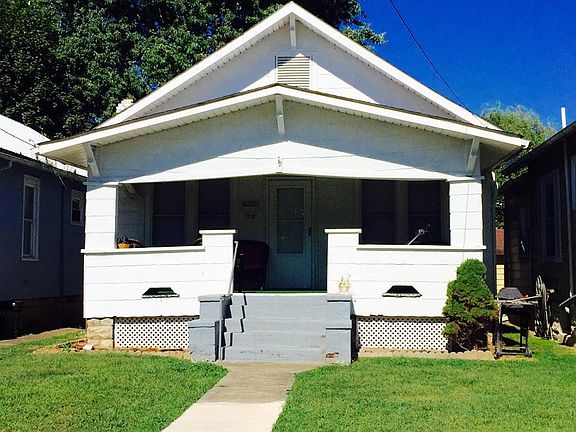 3rd image of 210 Lovell Dr