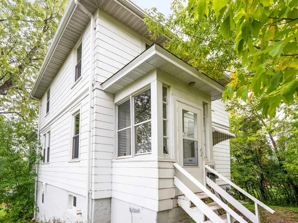 1306 E 11th St, Duluth, MN 55805-1560