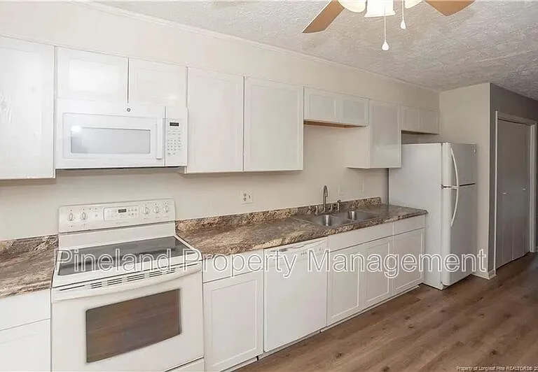2012 Lakemeadow Dr — Photo 12