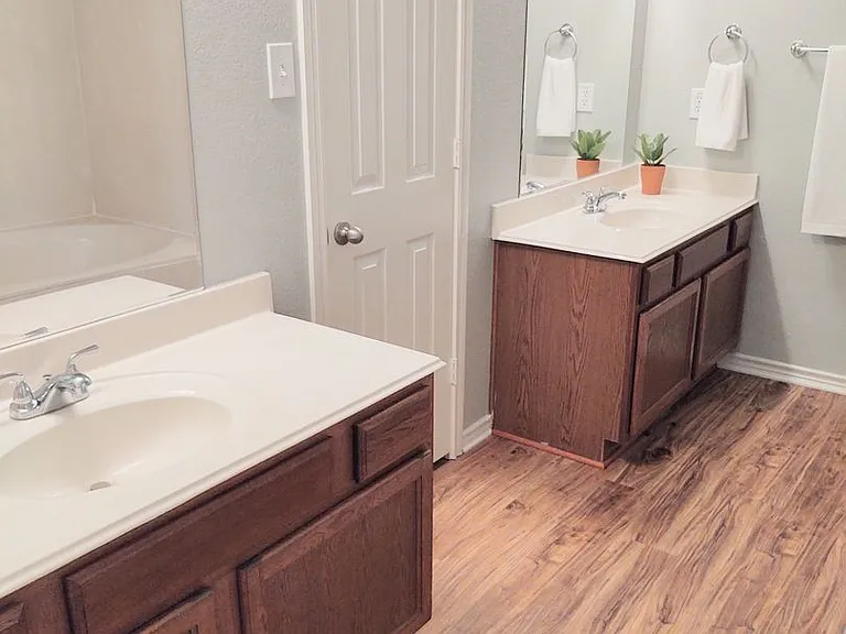 3024 Lake Side Dr — Photo 5
