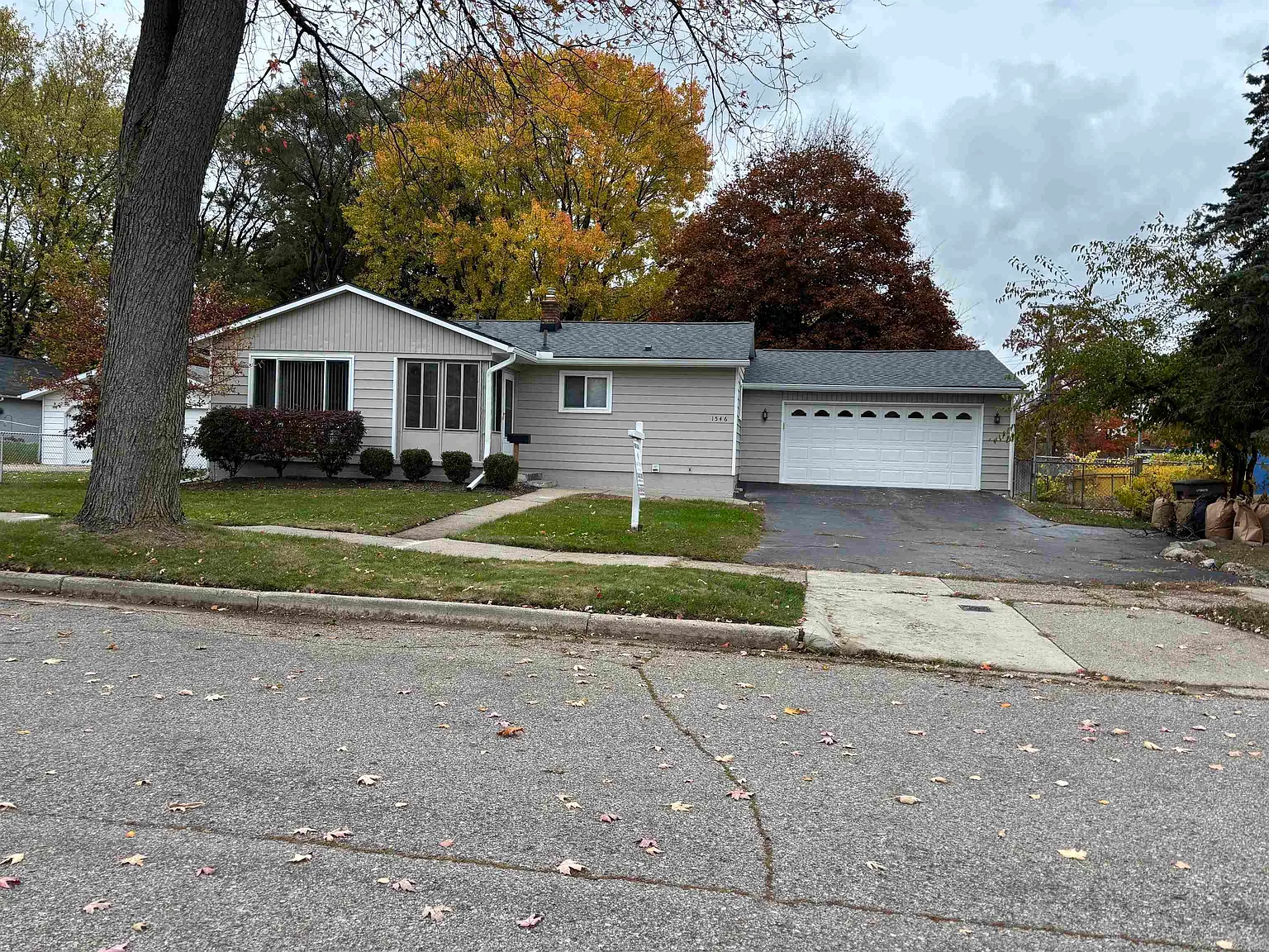1546 Richmond Ave photo 1