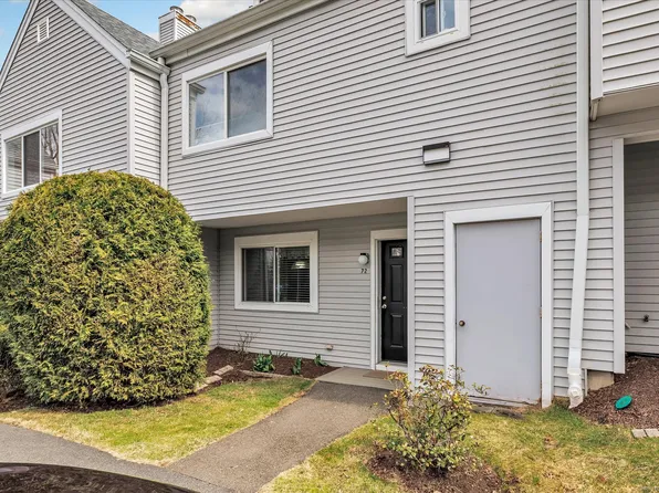 72 Country Place #72, Shelton, CT 06484
