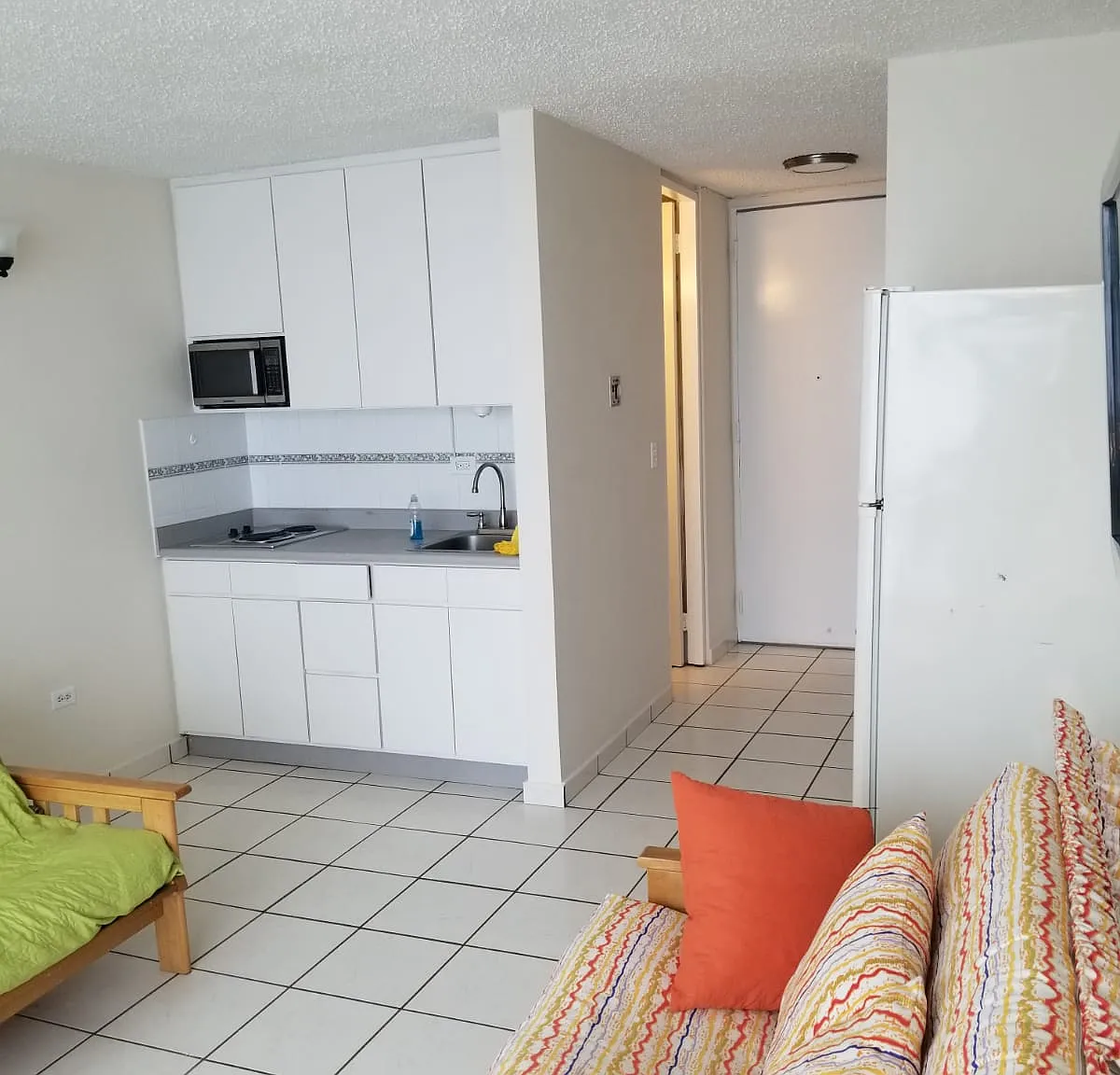 Studio, 322 sqft, $975 — Photo 2