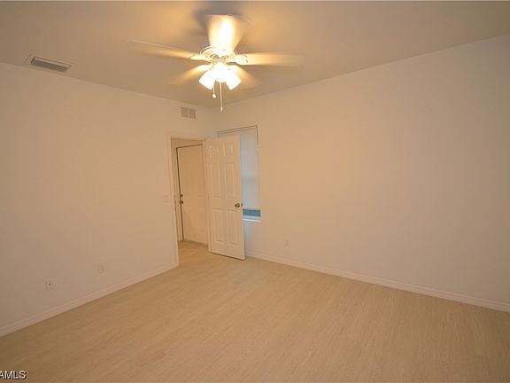 5th image of 3856 Belmont St