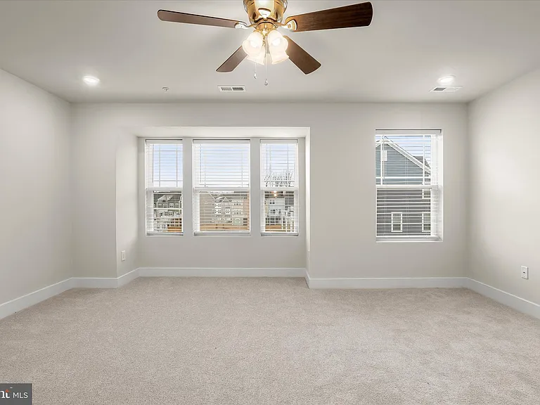 304 Sweetbay Rd — Photo 27