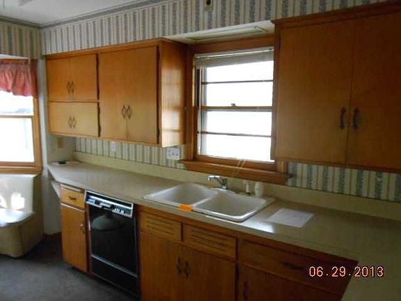 4th image of 602 E 158th St