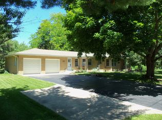 2818 W Lincoln Rd, McHenry, IL 60051