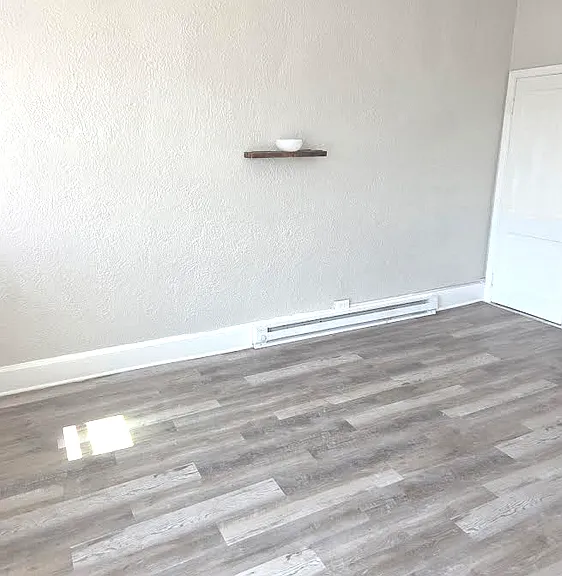 1910 Pine Ave #2 — Photo 2