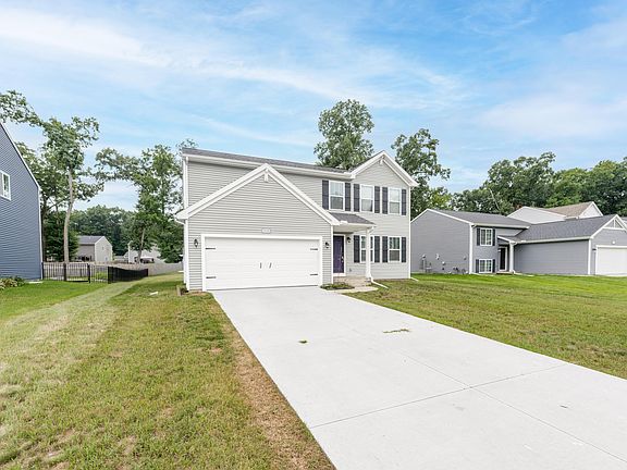 2nd image of 59595 Silvergrass Dr
