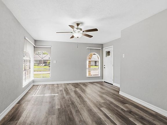 4th image of 6431 Harcourt Dr