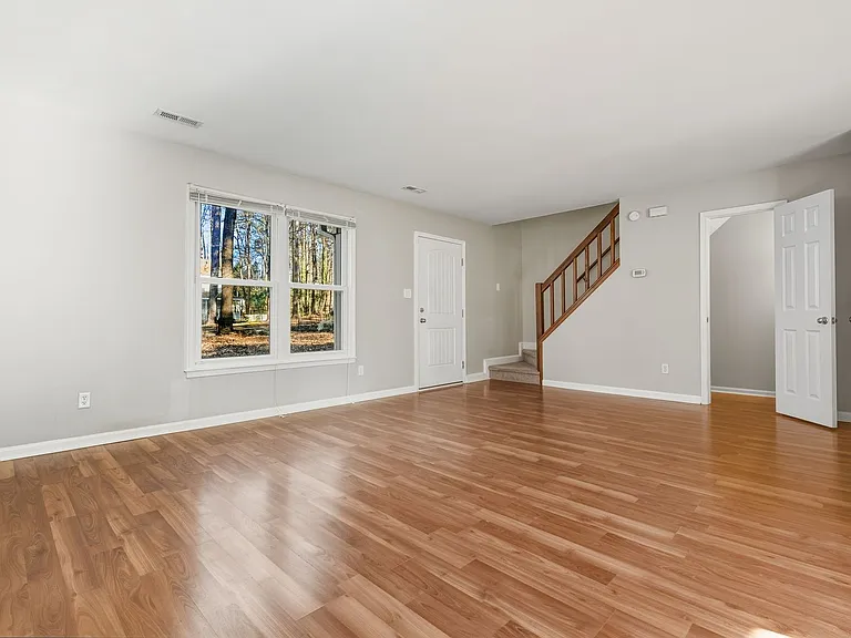 732 Branniff Dr — Photo 2