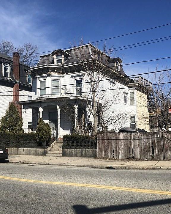 2nd image of 269 Haverhill St