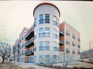 6425 W Touhy Ave #2A, Chicago, IL 60646