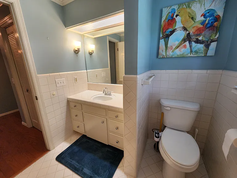 425 E Seneca St — Photo 59