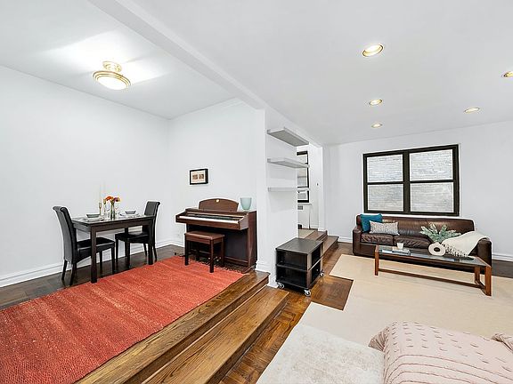 5th image of 225 E 74th St APT 3L