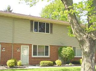 941 S West Ct, Appleton, WI 54915