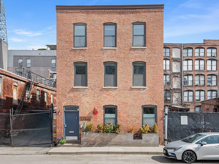 34 Plympton St #1 — Photo 25